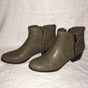 Unisa Taupe Zipper Boots